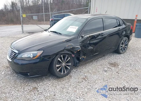 2013 Chrysler 200 Touring z USA, uszkodzony, nr VIN 1C3CCBBGXDN706657